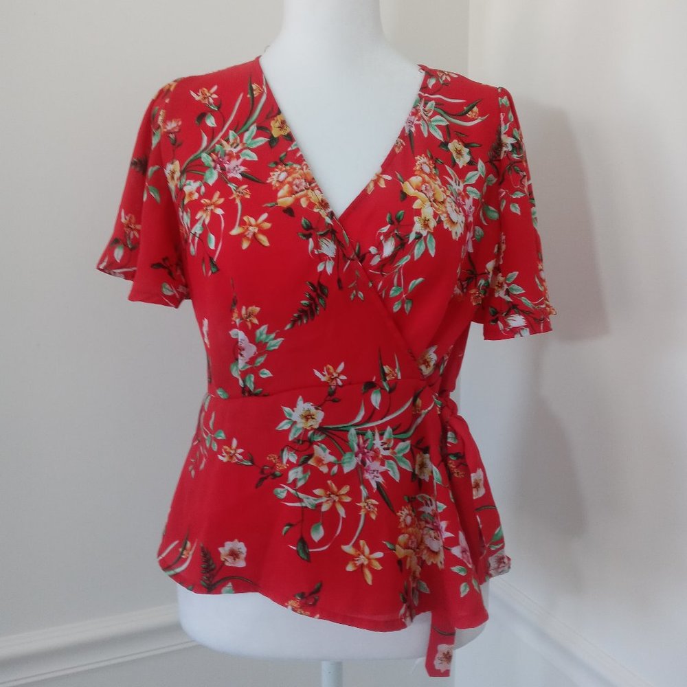 Shine Star Short Sleeve Wrap Shirt Red Floral Print Size Small
